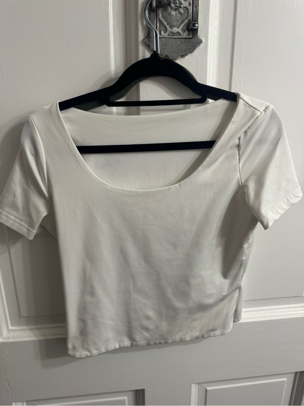 SHEIN White Scoop Neck Crop Top